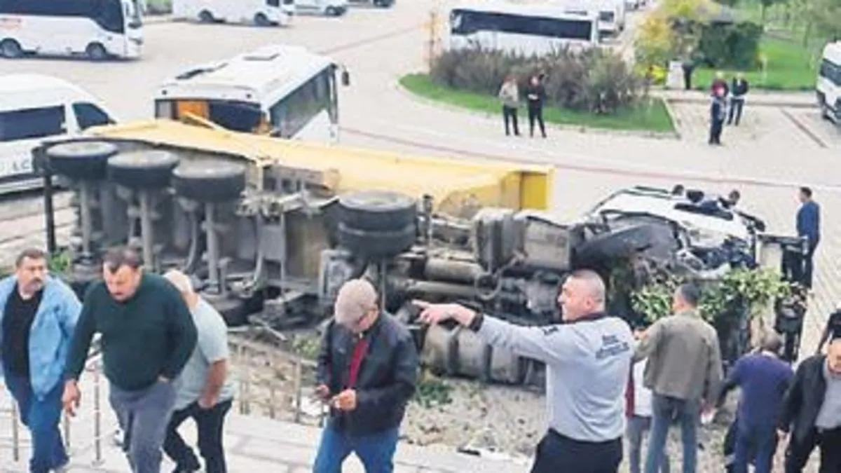 Hafriyat kamyonu faciası: Eyüpsultan'da İSKİ binası önünde kaza