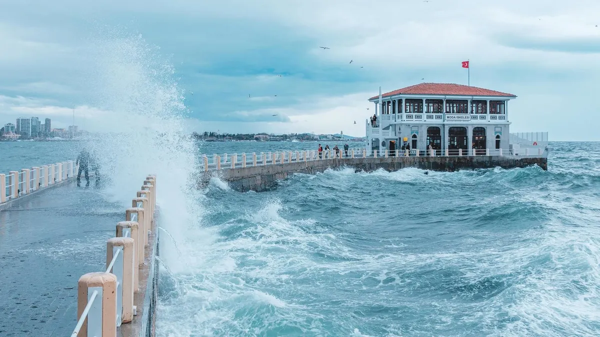 Hafta Sonu Türkiye'yi Fırtına Vuruyor: Marmara ve Karadeniz Alarmda