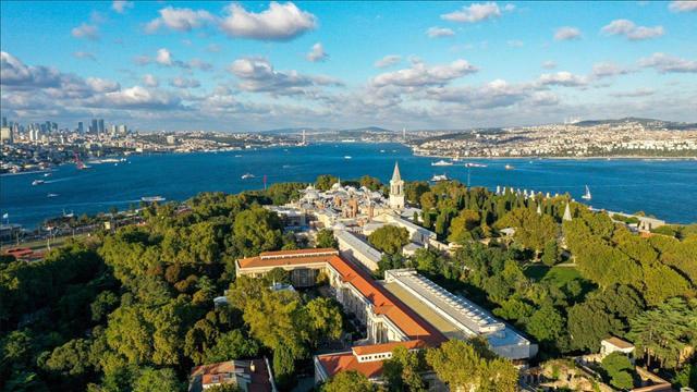 Hafta Sonu Hava Durumu: Sıcaklar Sürüyor, Batıda Fırtına ve Doğuda Sağanak Etkili Olacak