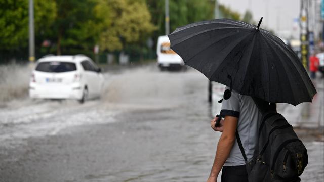 Hafta Sonu Sıcaklıklar Düşüyor: Yağışlı Hava Geliyor