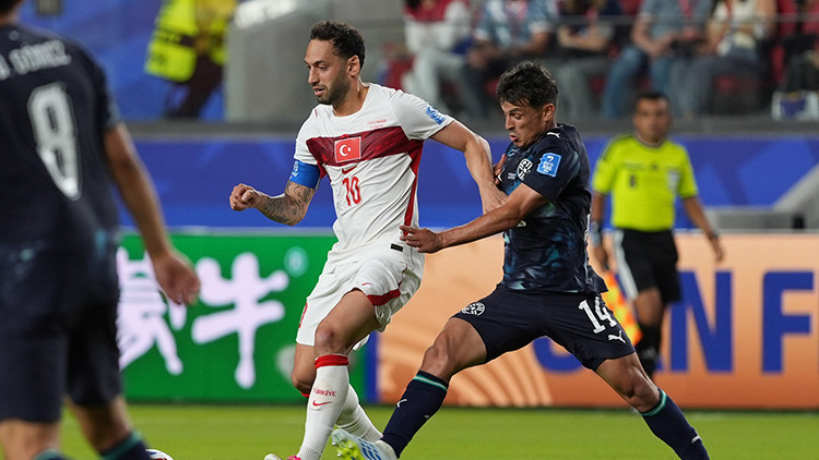 Hakan Çalhanoğlu: 'İnsan Kabullenemiyor!' - Ay-yıldızlılar Veda Etti