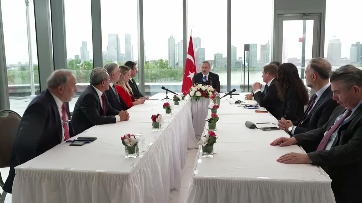 Hakan Fidan'dan Başika Üssü açıklaması: Kademeli azaltacağız