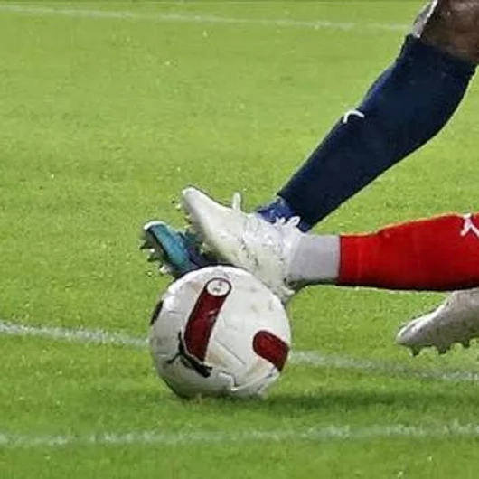 Hakem Hataları Erken Geldi: Futbolun Gündeminde Tartışma