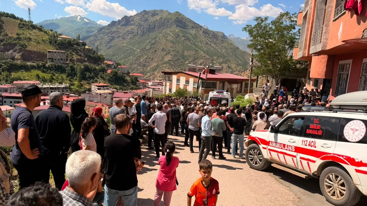Hakkari'de Aile İçi Anlaşmazlık Kanlı Bitti: Uzman Çavuş 4 Kişiyi Öldürdü
