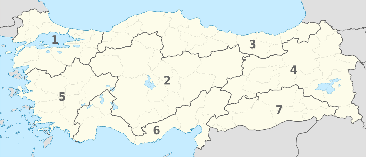 Hakkari'de heyelan haftalardır sürüyor: 8 milyon metreküp toprak kaydı