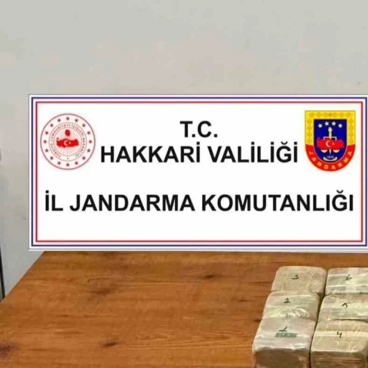 Hakkari'de Sınır Hattında Büyük Eroin Operasyonu: 7 Kilo 720 Gram Ele Geçirildi