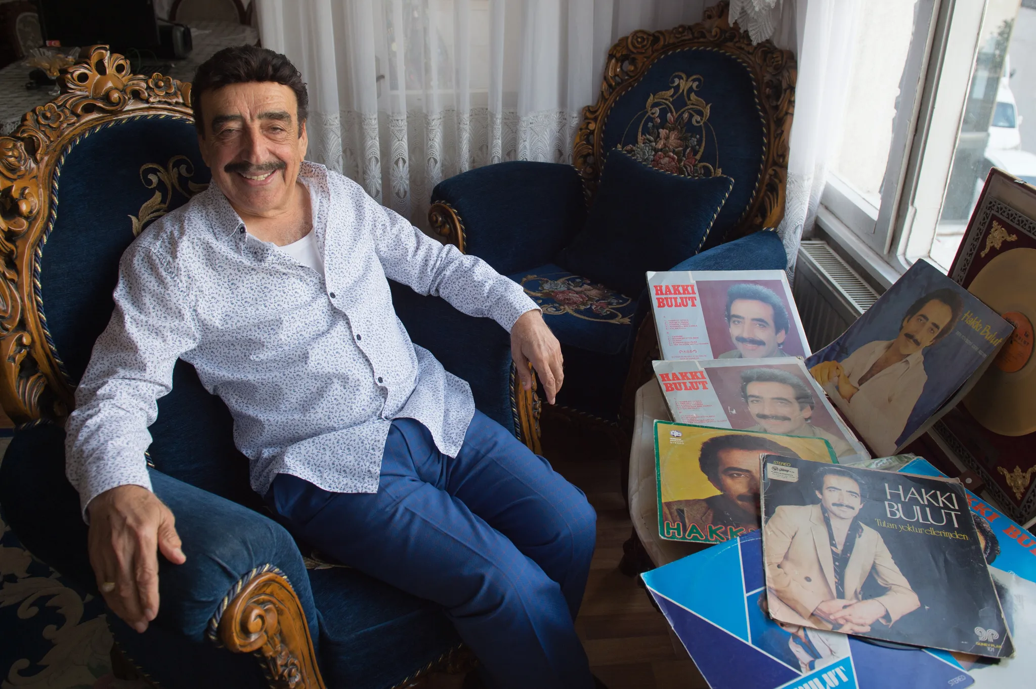 Hakkı Bulut sahnede fenalaştı: Arabeskin usta ismi hastaneye kaldırıldı