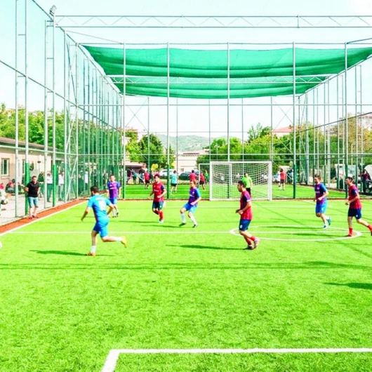 Haliç'te Yeni Hayat: Basketbol Sahalarında Futbol Gerçeği