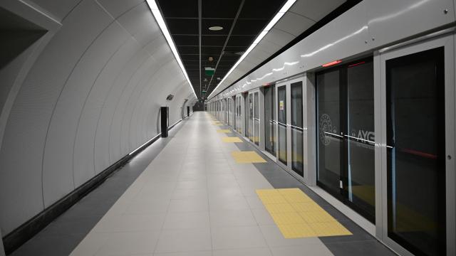 Halkalı-Arnavutköy Metro Hattı ilk gün 10 bin yolcu taşıdı