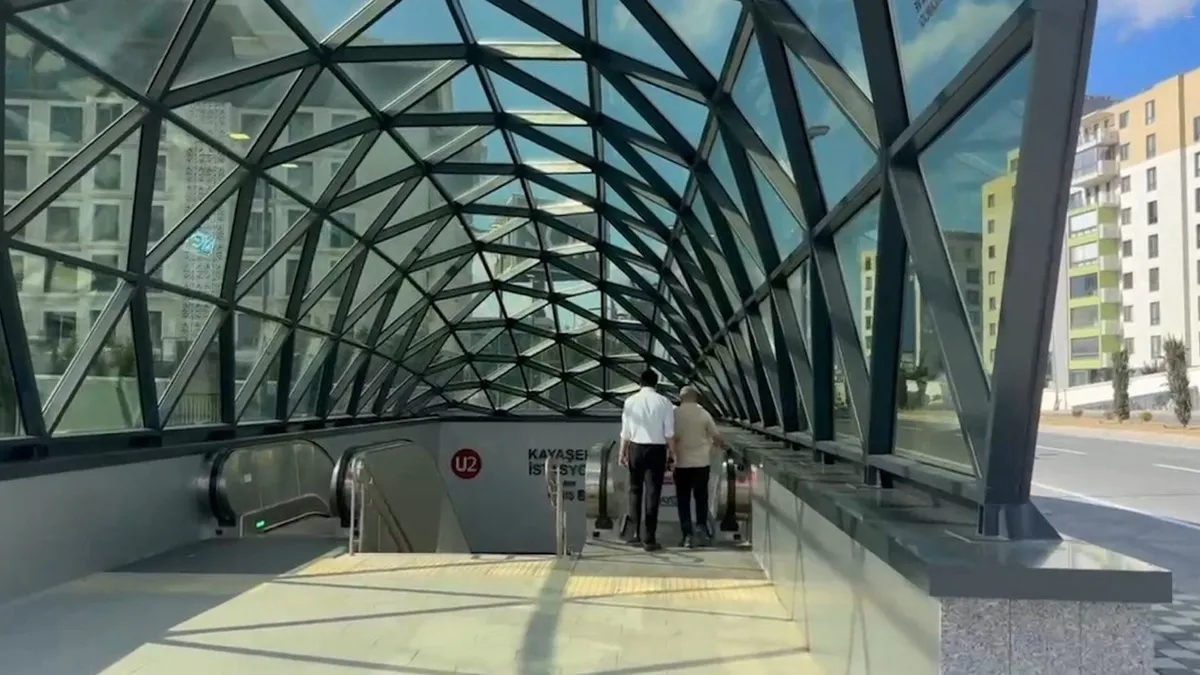 Halkalı-Arnavutköy Metrosu ilk günde 10 bin yolcu taşıdı