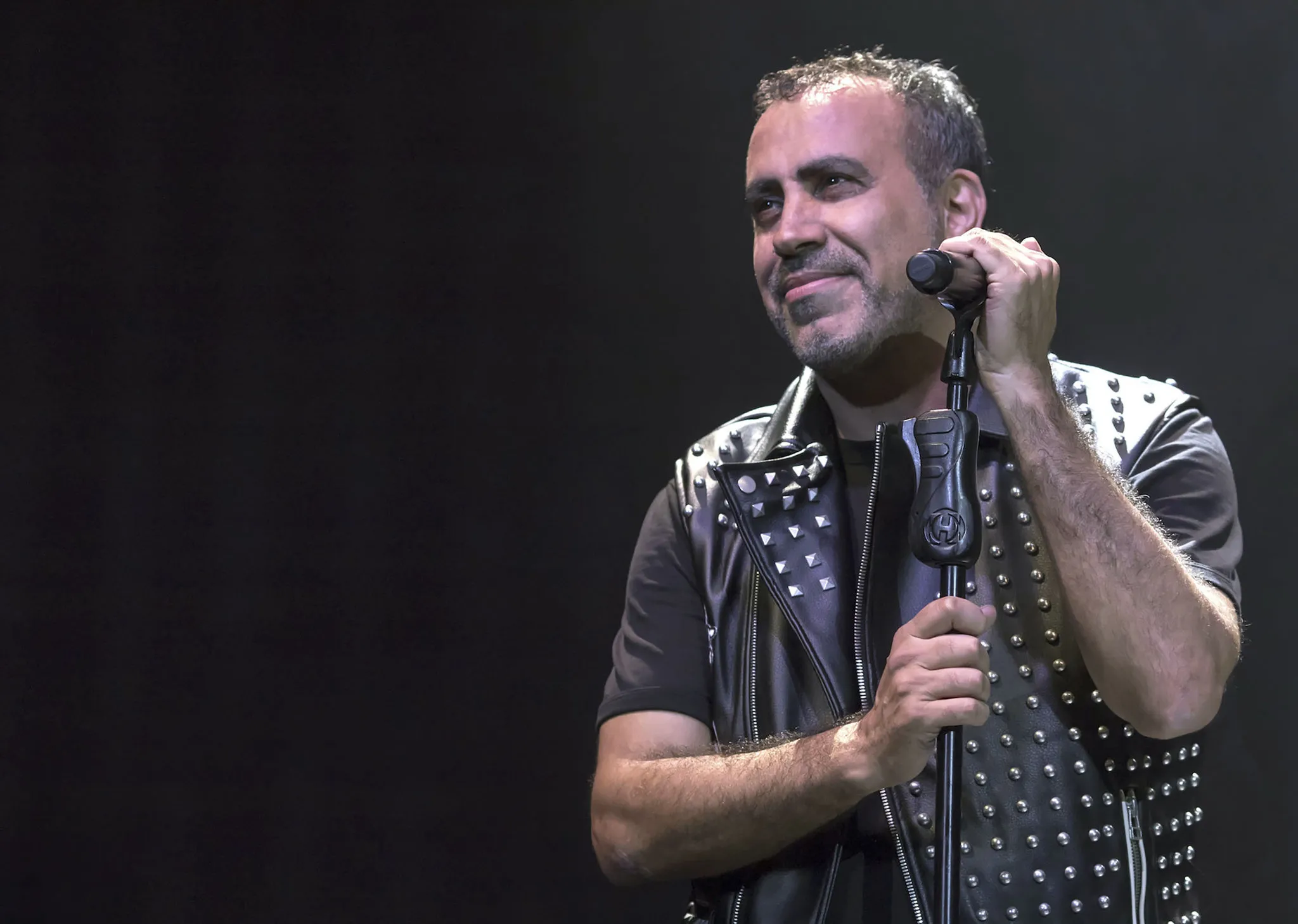 Haluk Levent Tokat konserinde fenalaştı, hastaneye kaldırıldı