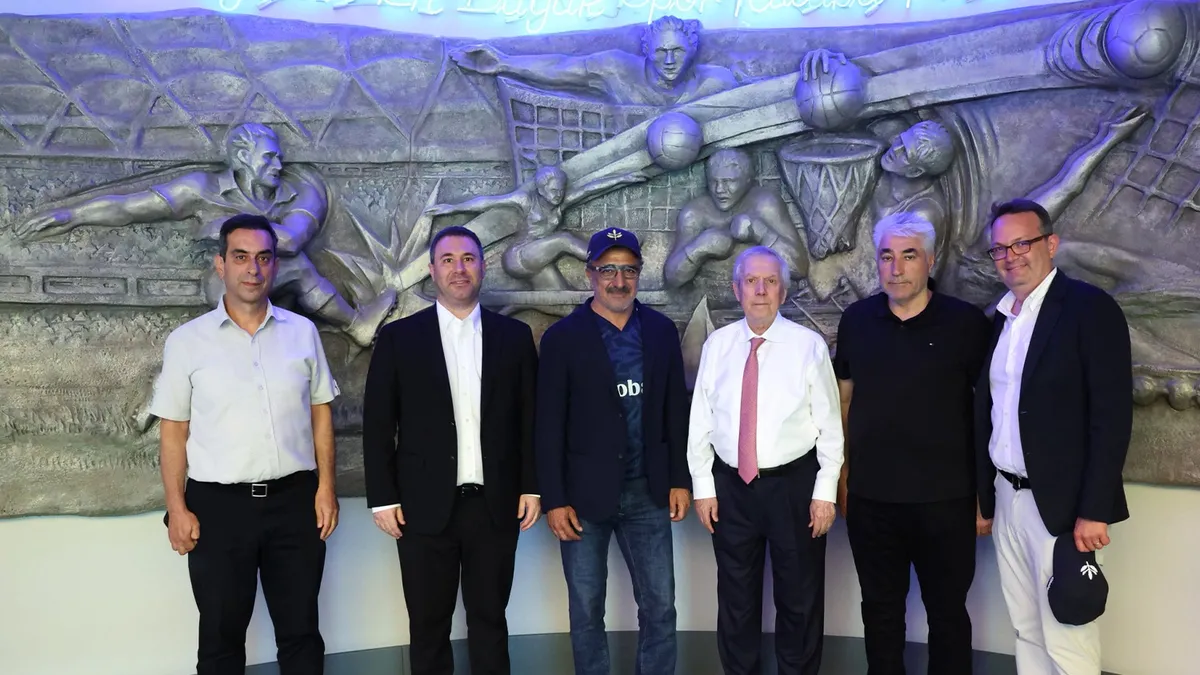 Hamdi Ulukaya, Fenerbahçe Başkanı Aziz Yıldırım'ı Ziyaret Etti