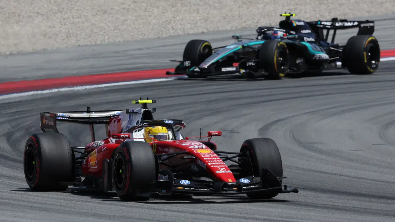Hamilton, Ferrari ile İlk Zaferini İspanya'da Kazandı