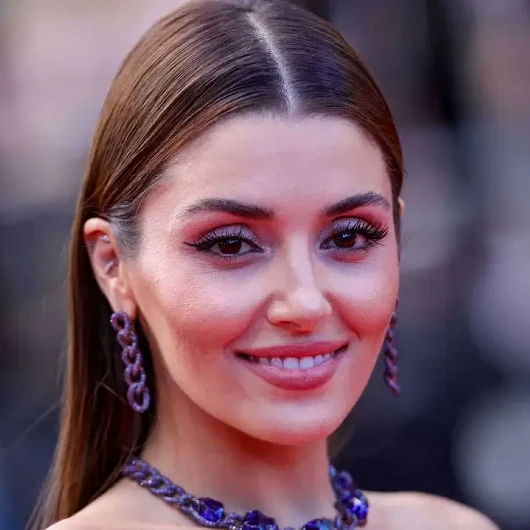 Hande Erçel'in Instagram hikayesi kazancı dudak uçuklattı