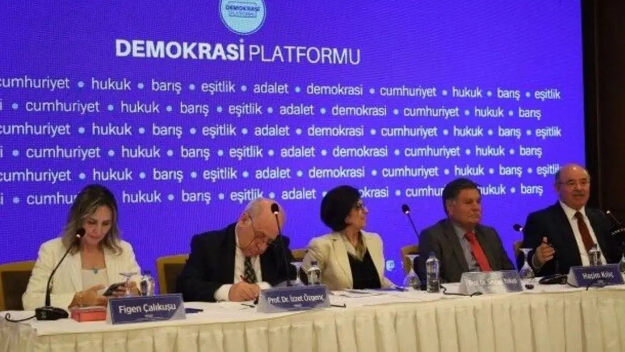 Haşim Kılıç'tan CHP değerlendirmesi: Kapatılsaydı daha iyi olurdu