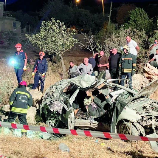 Hatalı sollama 7 can aldı: Gaziantep'te kaza