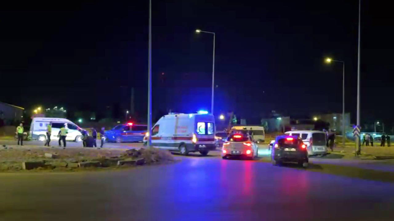 Hatay'da düğün konvoyunda taşlı sopalı kavga: 4 yaralı