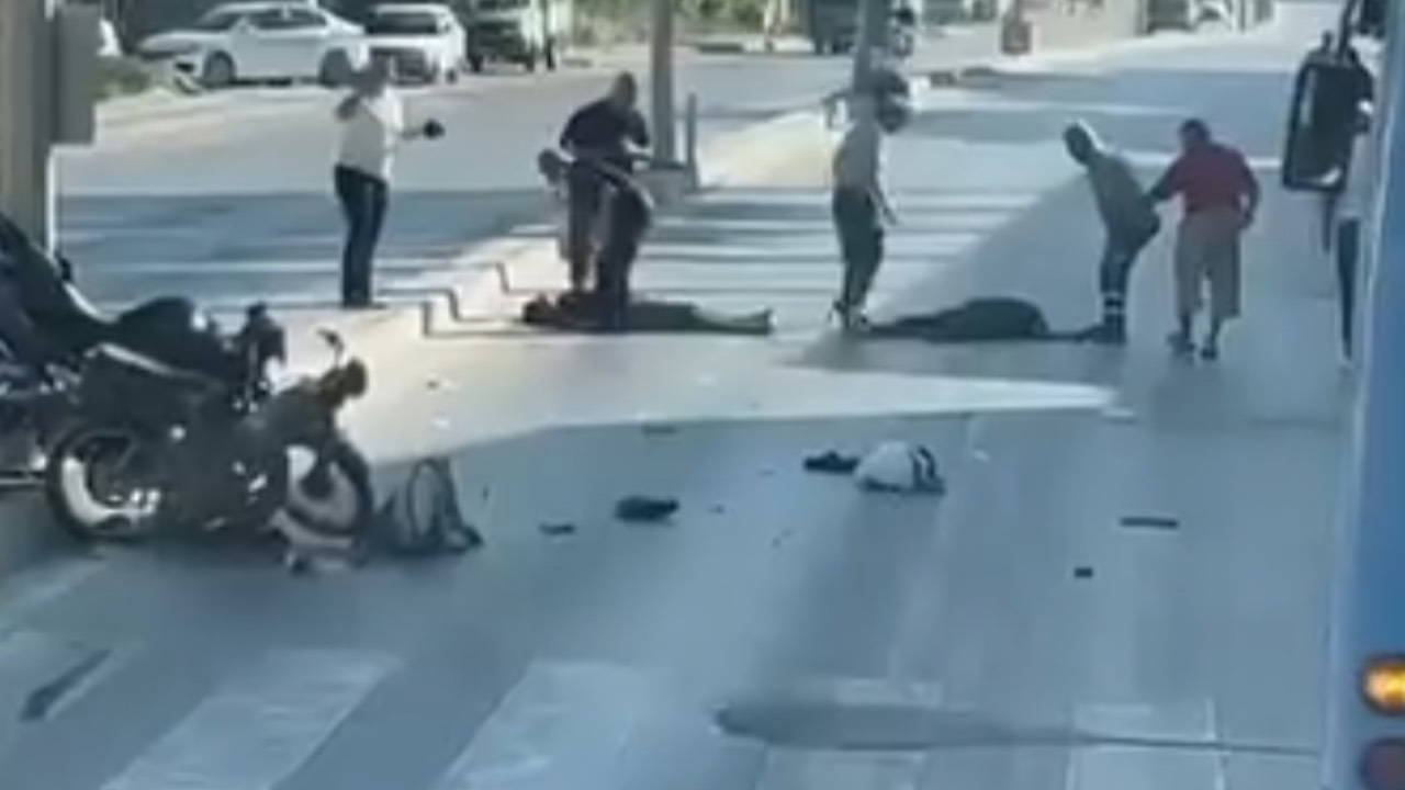 Hatay'da Yaya Geçidinde Motosiklet Kazası: 1 Ölü, 1 Yaralı