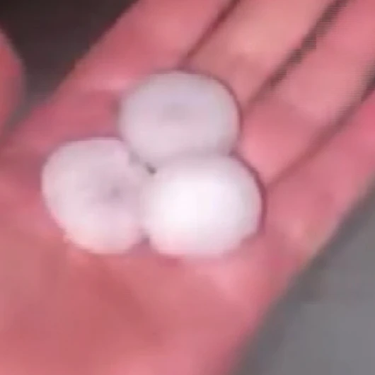 Hatay'da ceviz büyüklüğünde dolu yağdı: Yaşam felç oldu
