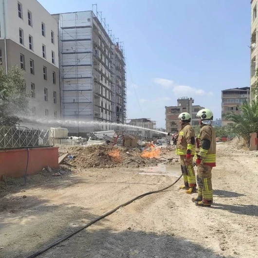 Hatay'da Doğalgaz Sızıntısı Alevlere Yol Açtı