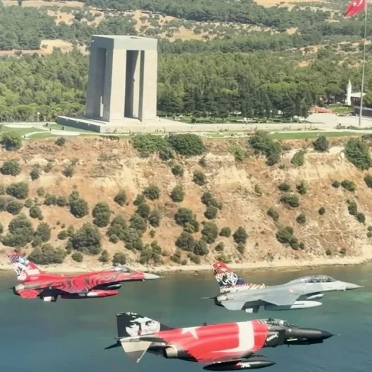 Hava Kuvvetleri Komutanı Dalkıran'dan Şehitlere Saygı Uçuşu