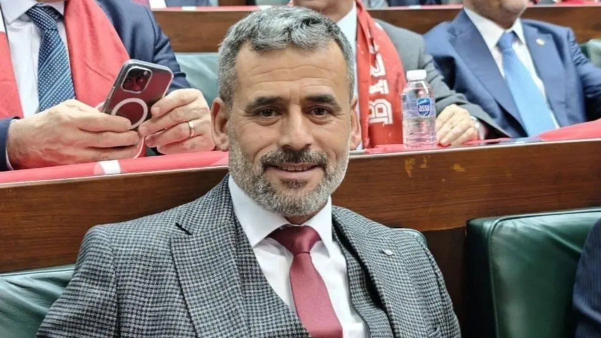 Haydarlı Belediye Başkanı Çetinkaya'ya bıçaklı saldırı: Oğlu yaralandı