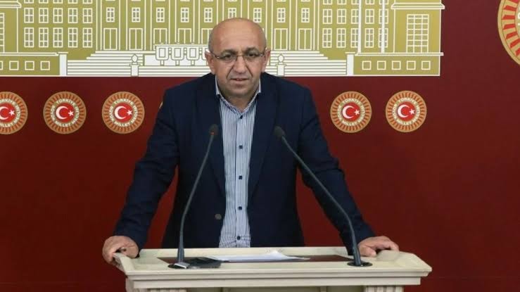 HDP eski milletvekili Alican Önlü 7 bin lira ödeme için gözaltına alındı