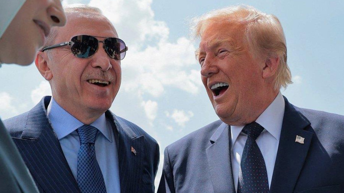 Herkese çelik, Trump'a altın tabanca