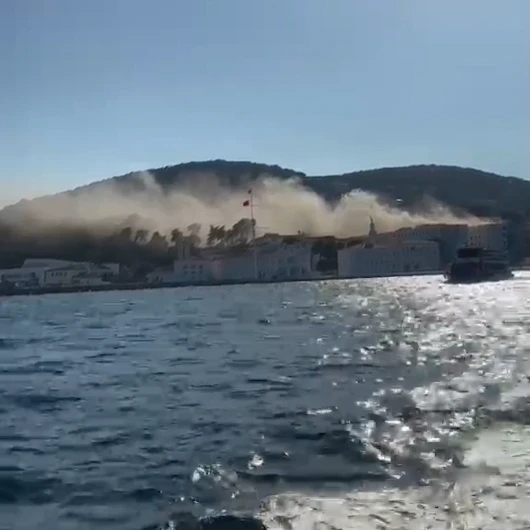 Heybeliada'da Deniz Harp Okulu'nda Yangın Panik Yarattı
