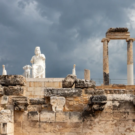 Hierapolis'te Traverten Altından Mermer Yapılar Çıktı