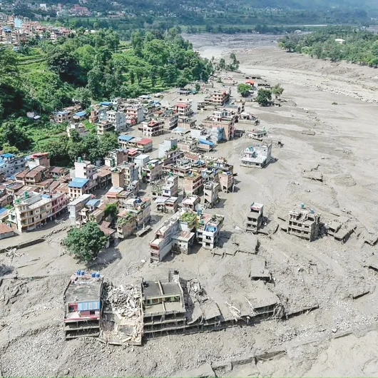Himalayalar'da Toprak Kayması: Nepal ve Tibet'te Ölü Sayısı Artıyor