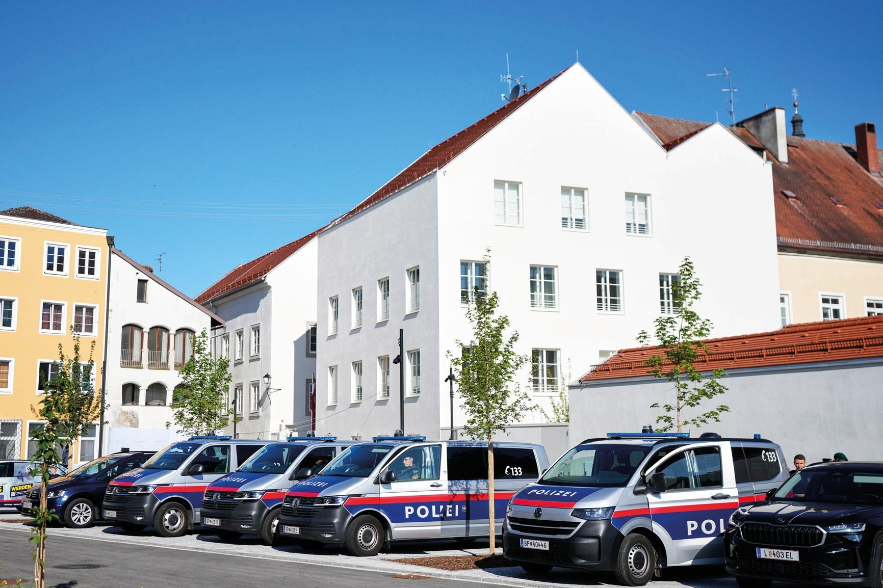 Hitler'in evi karakol oldu: Tarih yeniden yazıldı