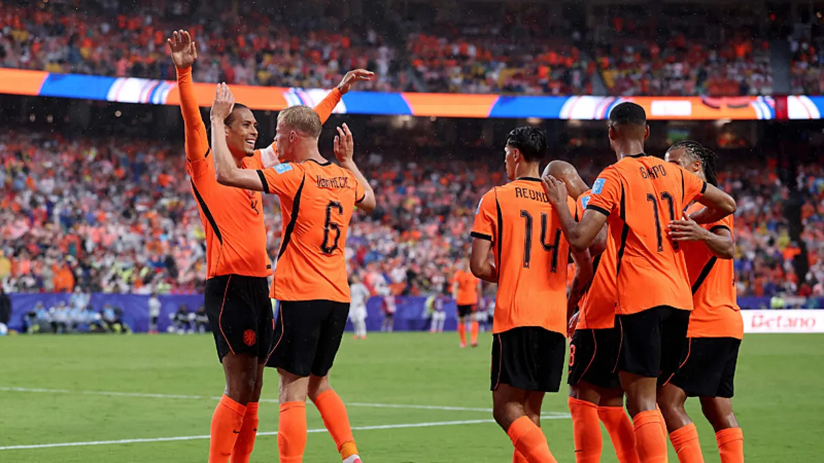 Hollanda, Tunus'u 3-1 Devirerek Gruptan Çıktı