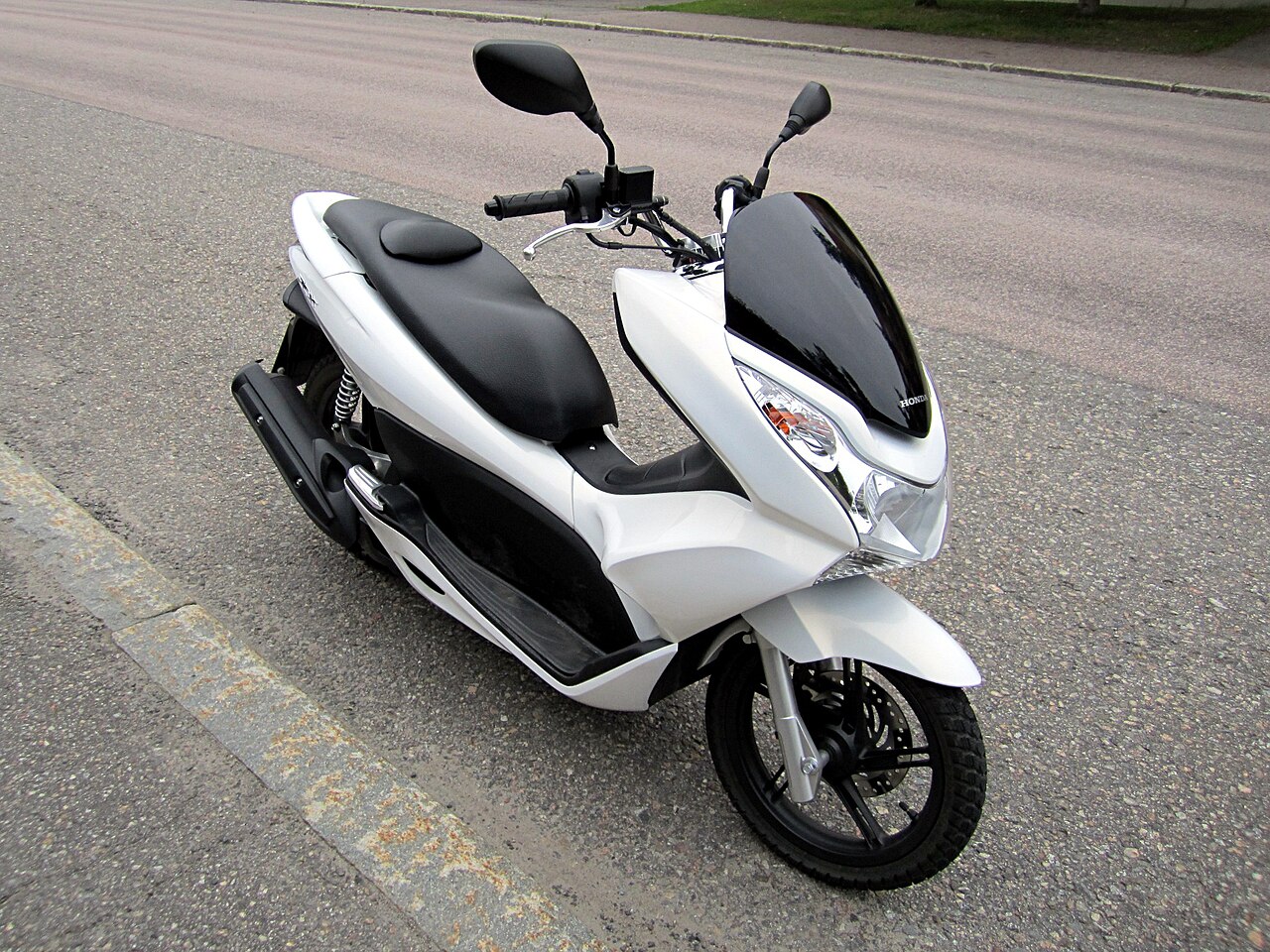 Honda PCX 125'e Zam: İzmir Üretimi Scooter'ın Yeni Fiyatı 199 Bin TL