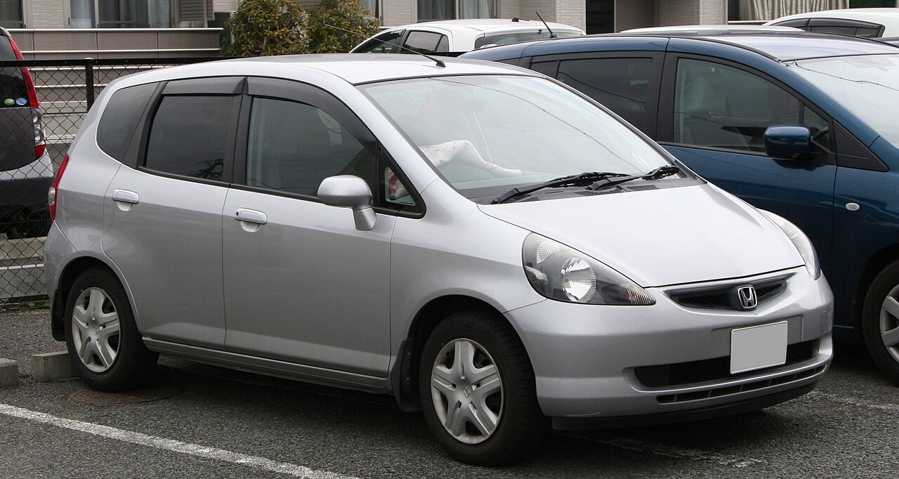 Honda'nın Yakıt Deposu Neden Ön Koltuk Altında