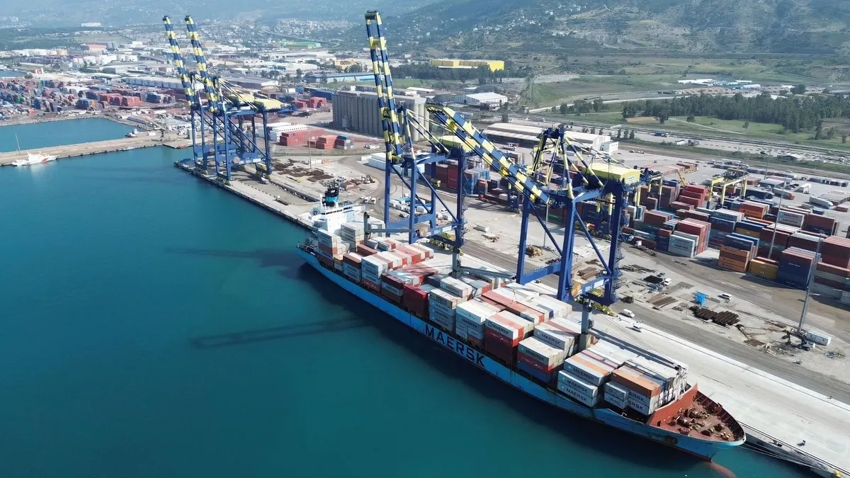 Hürmüz Boğazı'nda kriz: 6 bin denizci mahsur kaldı