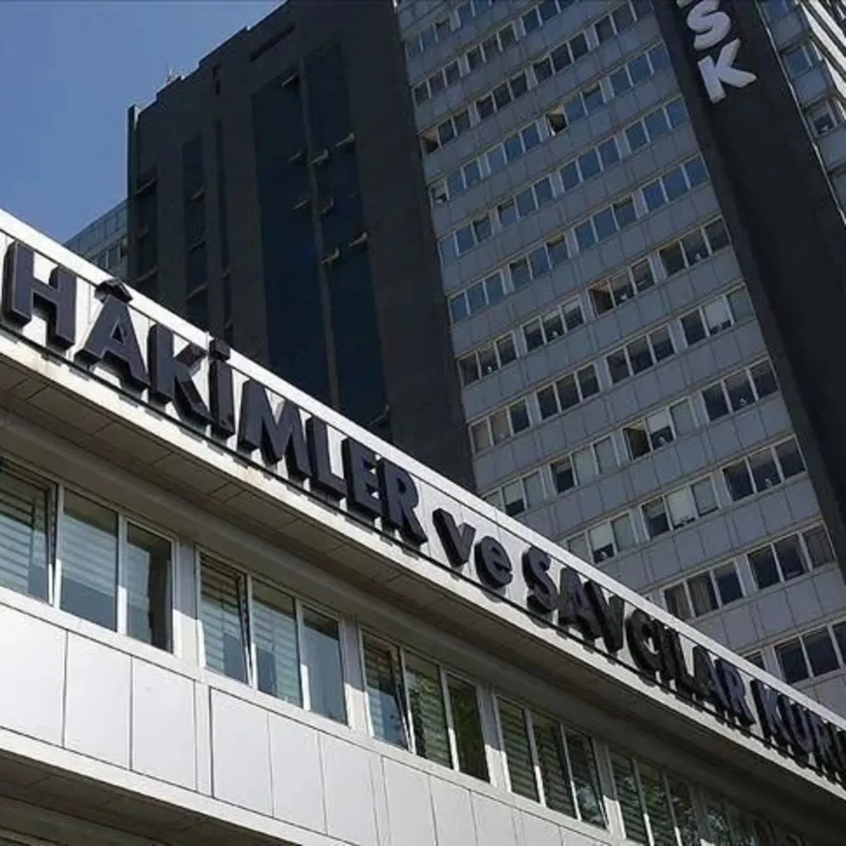 HSK'dan Uzaklaştırılan Savcı Uçuk Hakkında Gözaltı Talimatı
