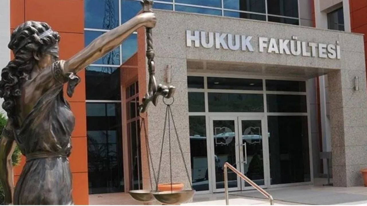 Hukuk Fakültesi Taban Puanları 2024: Güncel Başarı Sıralamaları