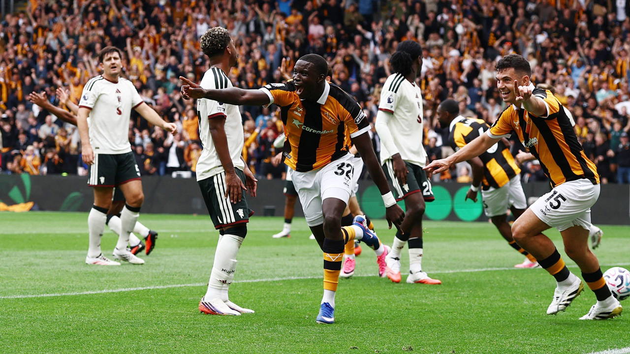 Hull City Premier Lig'e Muhteşem Başladı: Manchester United'a Geçit Yok