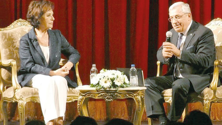 Hülya Koçyiğit Genç Diplomatlarla Deneyimlerini Paylaştı