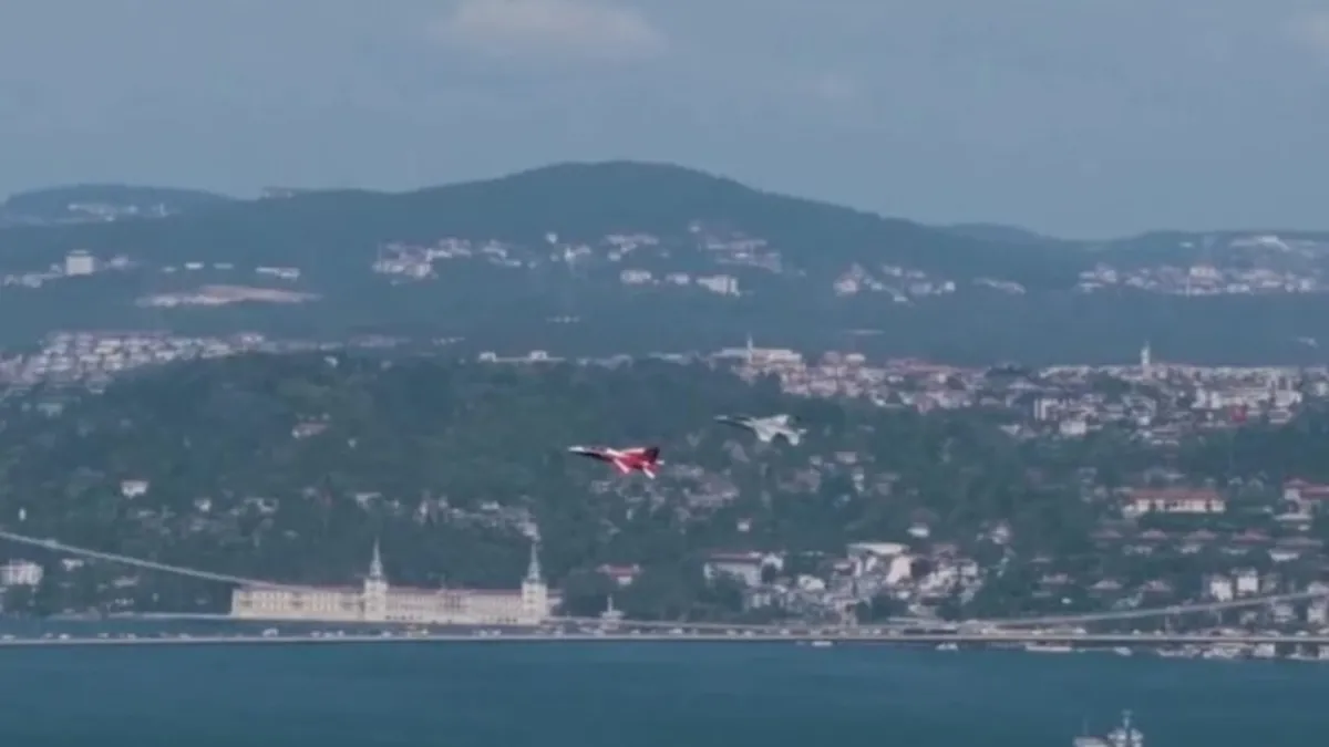 HÜRJET İstanbul Boğazı'nda Fethe Selam Çaktı