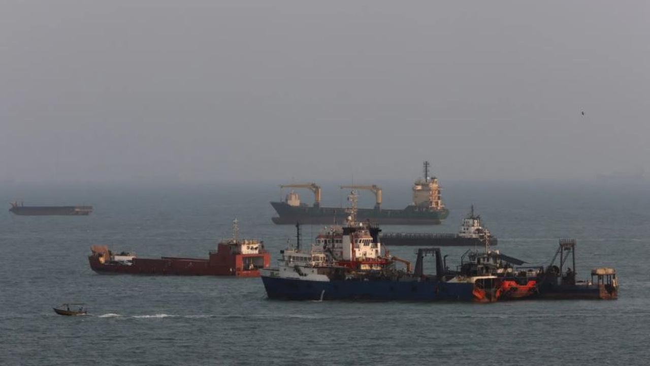 Hürmüz Boğazı'nda yeni mayın patlaması: Süper tanker vuruldu