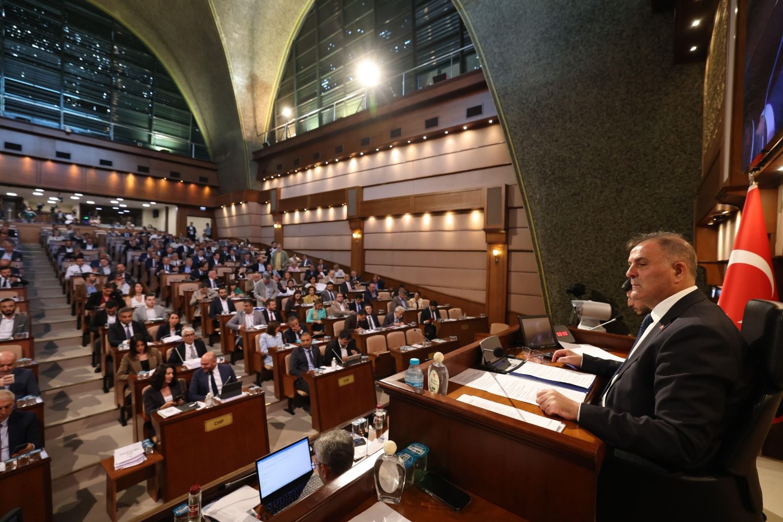 İBB Meclisi'nde Kritik Hesap: CHP'nin 157 Üyesi ve 10 İsimlik 'Transfer' Senaryosu