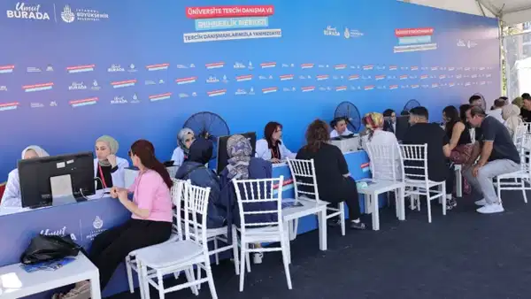 İBB Tercih Danışma Merkezleri Rekor İlgi Görüyor