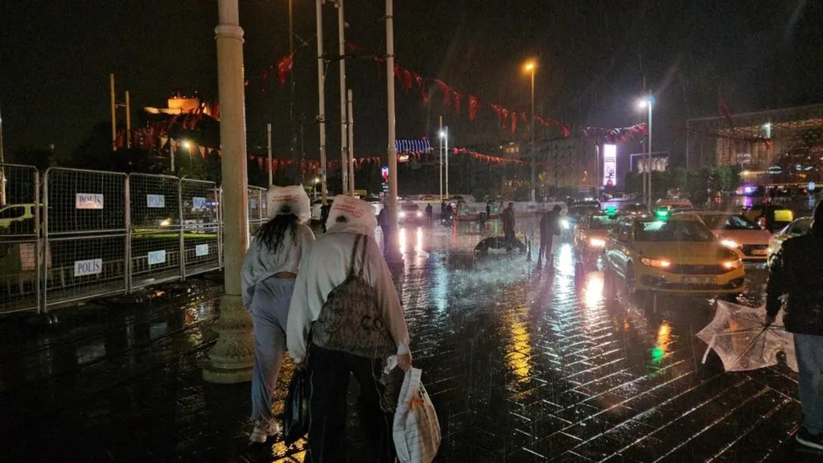 İBB Yine Önlem Almayınca İstanbul Sel Altında Kaldı