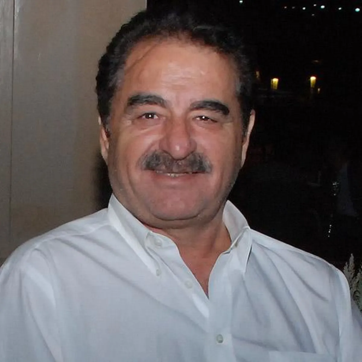 İbrahim Tatlıses'ten bayram geleneği: Evine gelenlere harçlık dağıttı