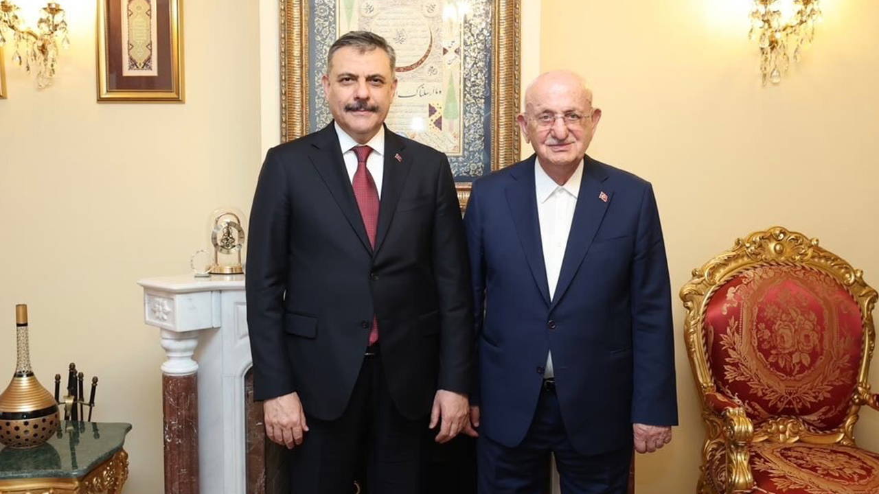 İçişleri Bakanı Çiftçi'den İsmail Kahraman'a anlamlı ziyaret
