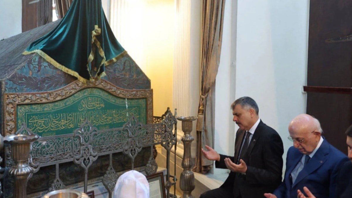 İçişleri Bakanı Mustafa Çiftçi, II. Abdülhamid Türbesini Ziyaret Etti