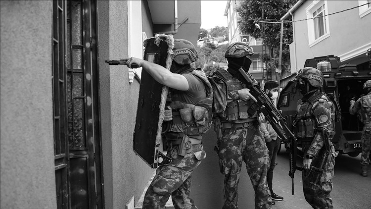 İçişleri Bakanlığı duyurdu: 34 ilde 32 organize suç örgütüne eş zamanlı operasyon