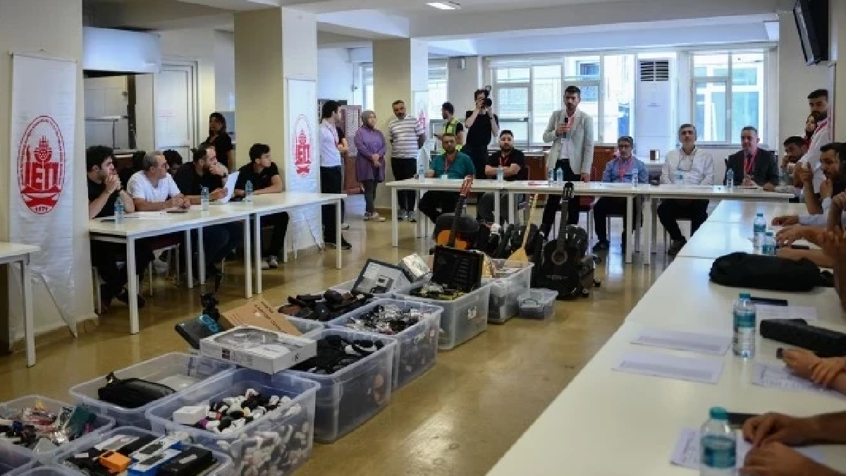 İETT otobüslerinde unutulan eşyalar açık artırmada satıldı: Tek gözlük, milyonluk teklif